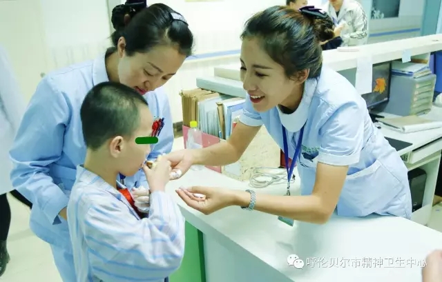 你我相伴，爱在阳光下——呼伦贝尔市精神卫生中心为住院儿童庆祝“六一”3.webp.jpg