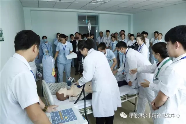 我院组织开展危重患者急救技能应急预案演练2.webp.jpg